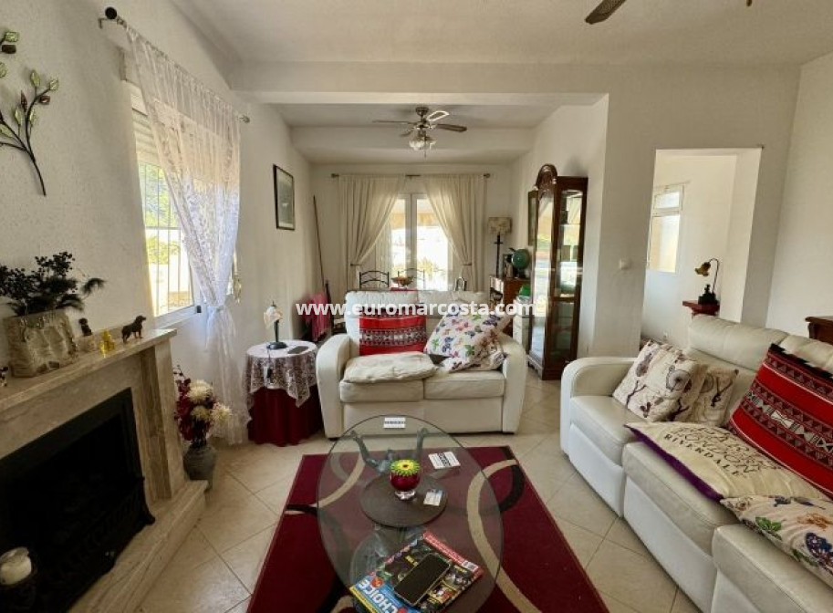 Sale - Villa - Torrevieja - Orihuela Costa