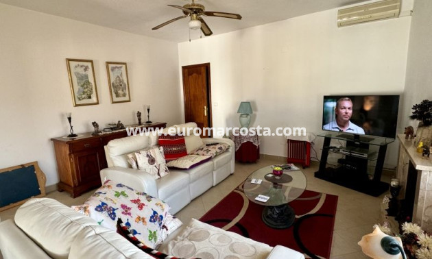 Sale - Villa - Torrevieja - Orihuela Costa