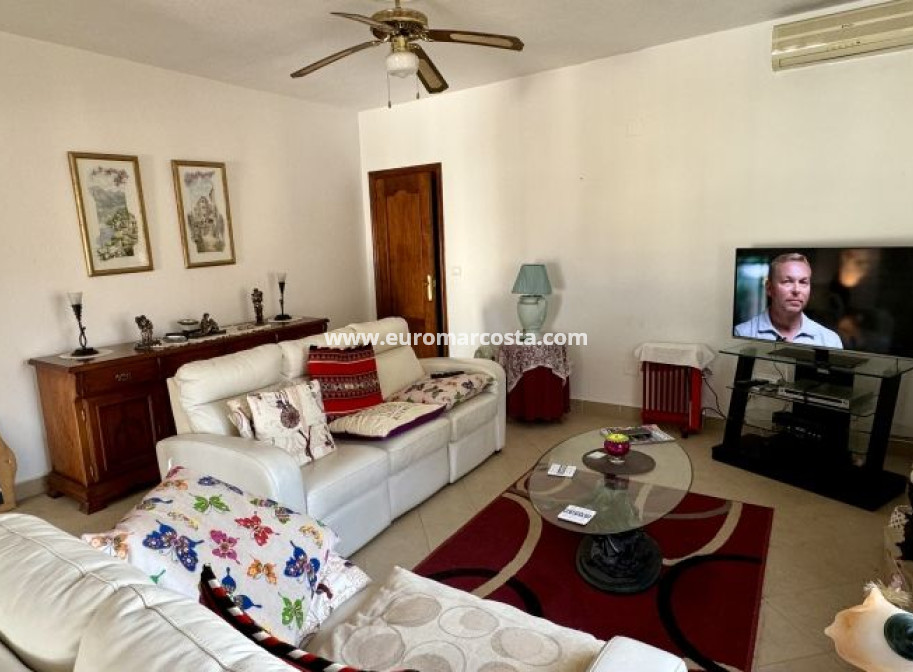 Sale - Villa - Torrevieja - Orihuela Costa