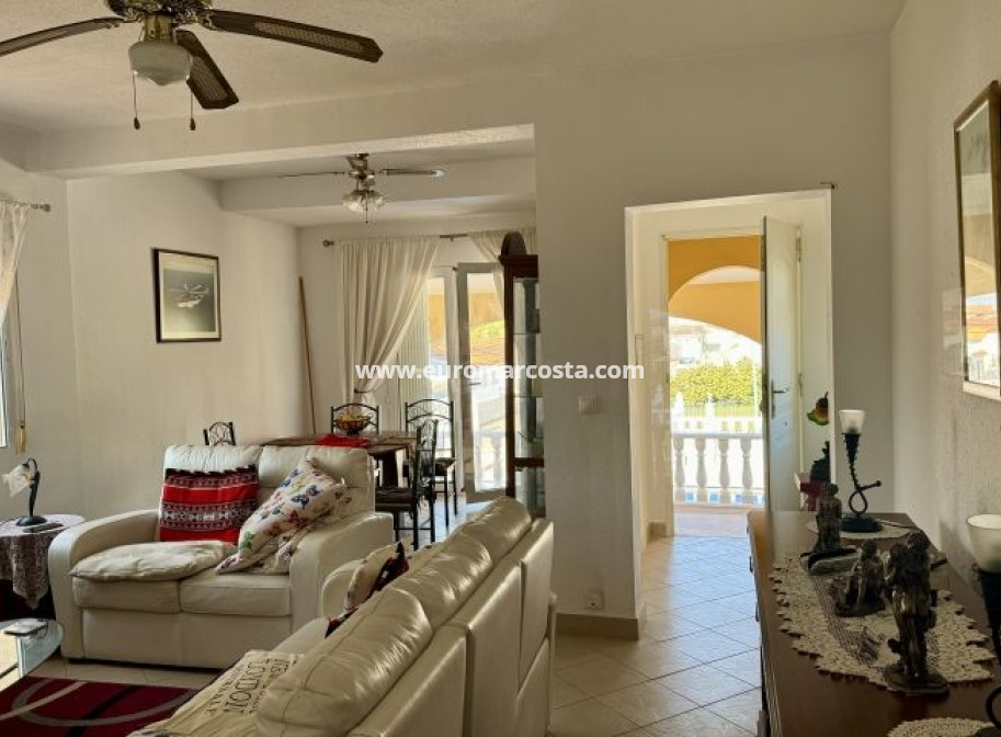 Sale - Villa - Torrevieja - Orihuela Costa