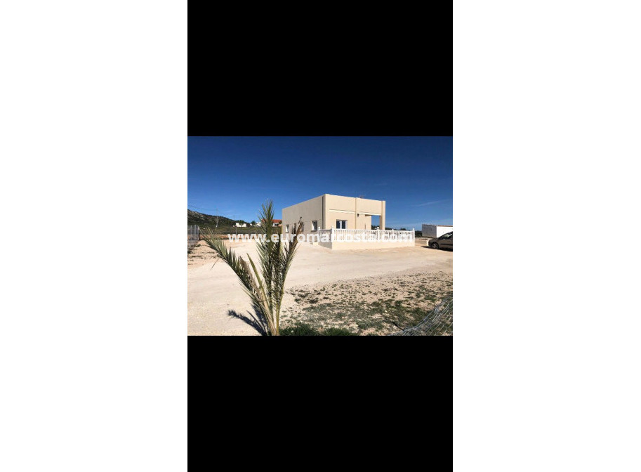 Sale - Villa - Pinós - Alicante