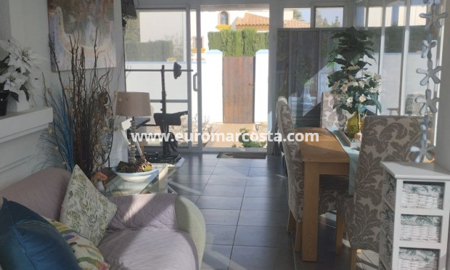 Sale - Villa - Hondón de las Nieves