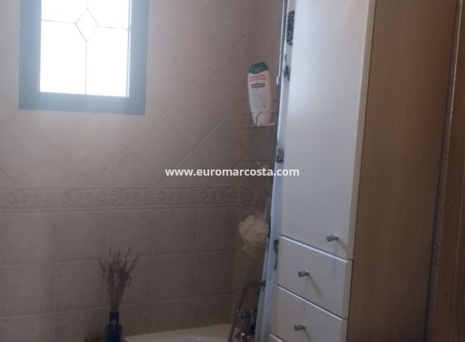 Sale - Villa - Hondón de las Nieves