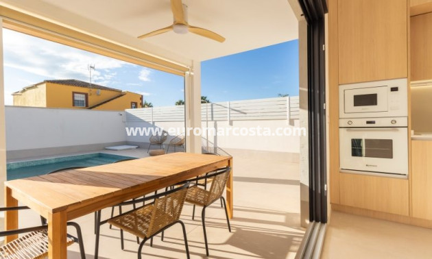 Sale - Villa - Torrevieja - TORREVIEJA