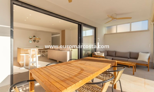 Sale - Villa - Torrevieja - TORREVIEJA