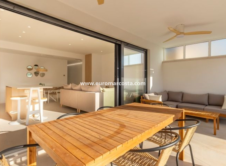 Sale - Villa - Torrevieja - TORREVIEJA