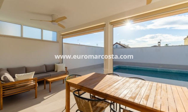Sale - Villa - Torrevieja - TORREVIEJA