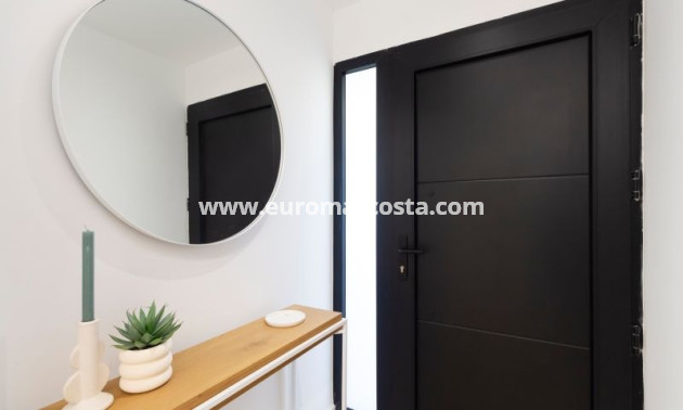 Sale - Villa - Torrevieja - TORREVIEJA