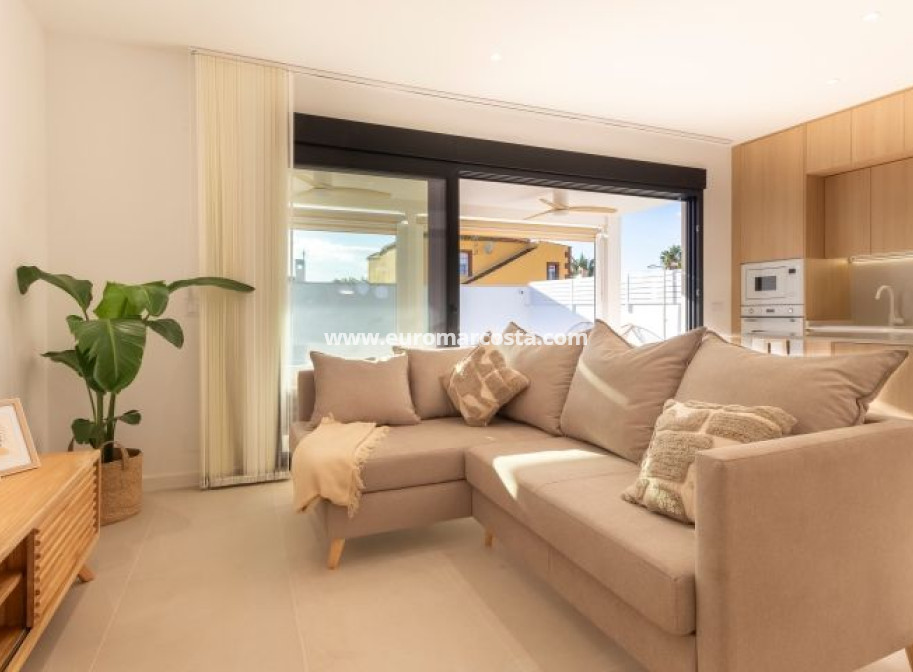 Sale - Villa - Torrevieja - TORREVIEJA