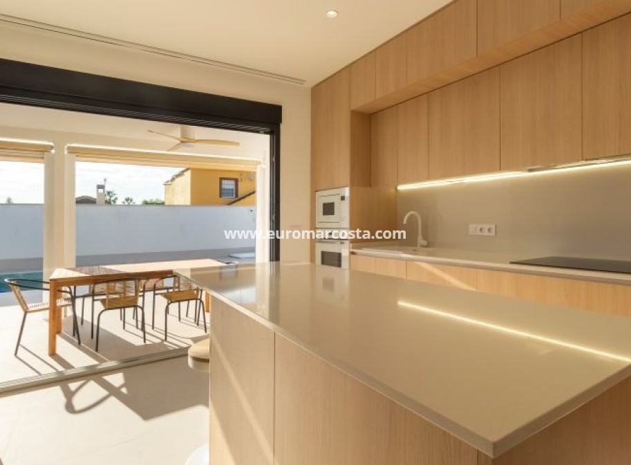 Sale - Villa - Torrevieja - TORREVIEJA