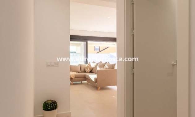 Sale - Villa - Torrevieja - TORREVIEJA