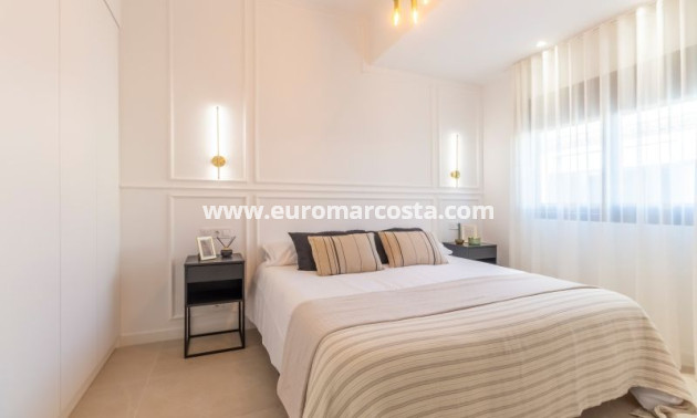 Sale - Villa - Torrevieja - TORREVIEJA