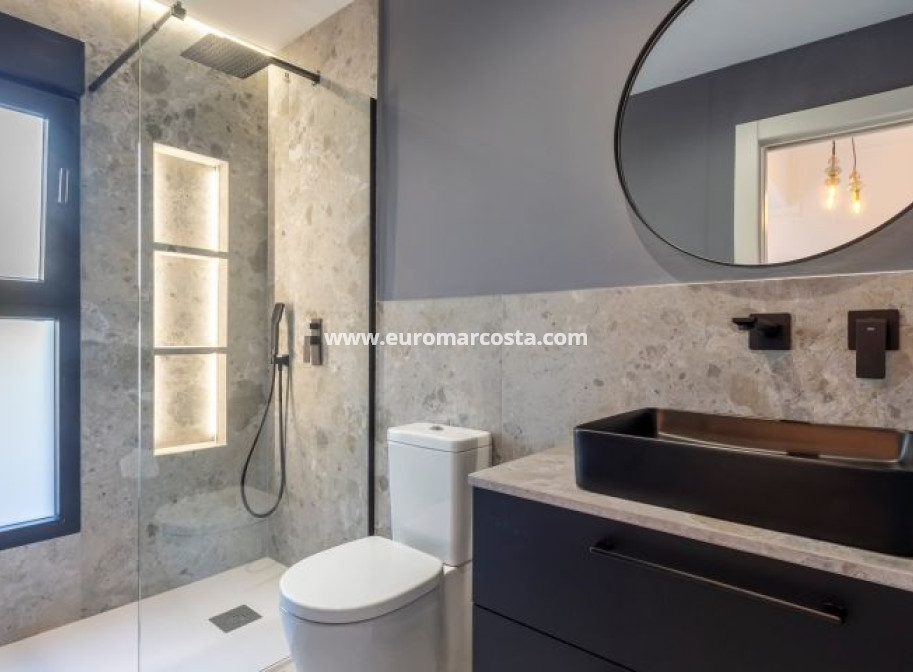 Sale - Villa - Torrevieja - TORREVIEJA