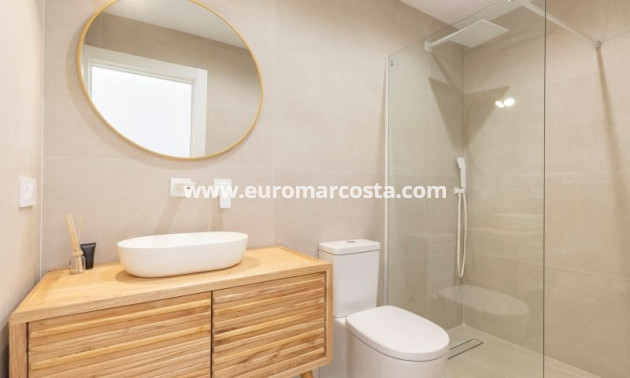 Sale - Villa - Torrevieja - TORREVIEJA