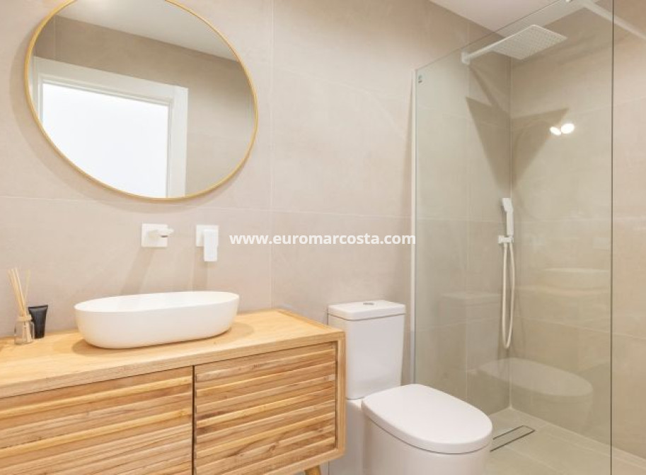 Sale - Villa - Torrevieja - TORREVIEJA