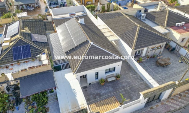 Sale - Villa - Torrevieja - TORREVIEJA