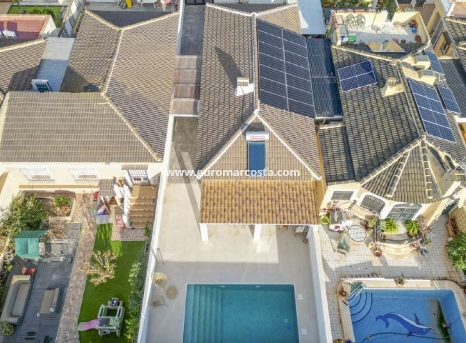 Sale - Villa - Torrevieja - TORREVIEJA