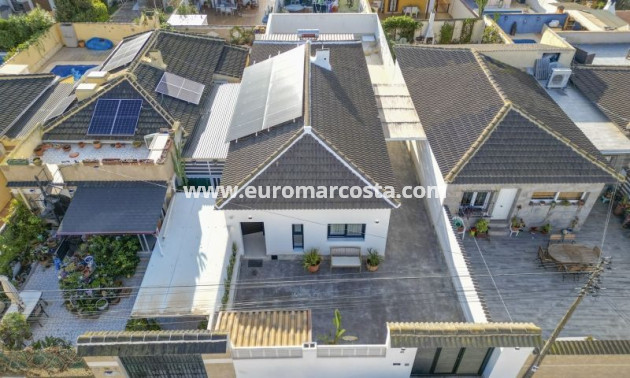Sale - Villa - Torrevieja - TORREVIEJA