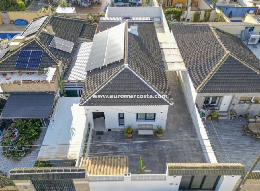Sale - Villa - Torrevieja - TORREVIEJA