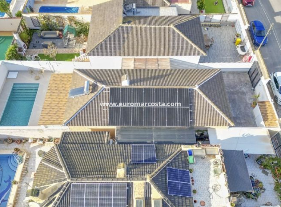 Sale - Villa - Torrevieja - TORREVIEJA