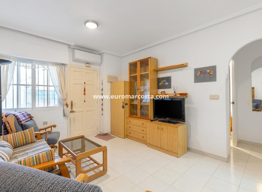 Sale - Bungalow Planta Baja - Torrevieja - La Mata