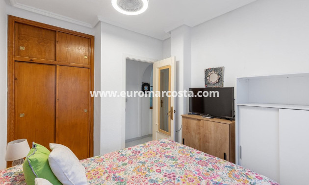 Sale - Bungalow Planta Baja - Torrevieja - La Mata