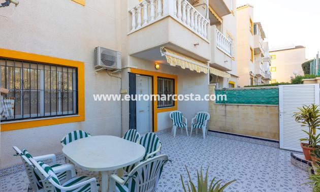 Sale - Bungalow Planta Baja - Torrevieja - La Mata