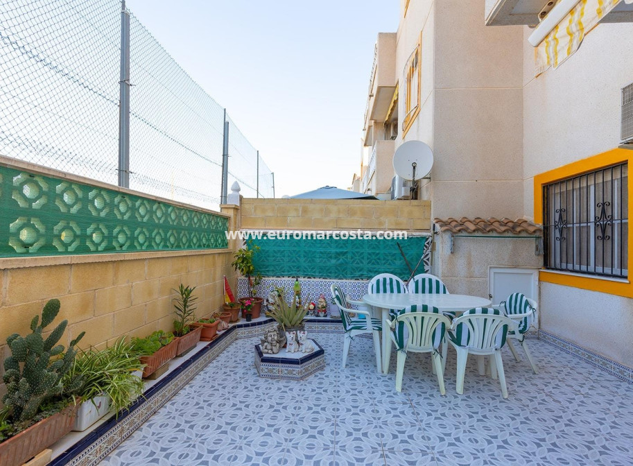 Sale - Bungalow Planta Baja - Torrevieja - La Mata