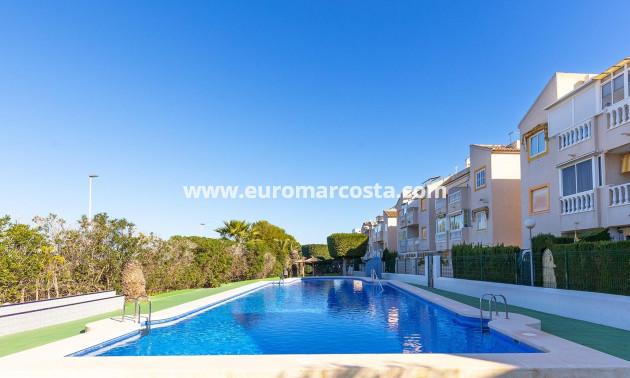 Sale - Bungalow Planta Baja - Torrevieja - La Mata