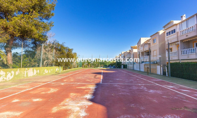 Sale - Bungalow Planta Baja - Torrevieja - La Mata