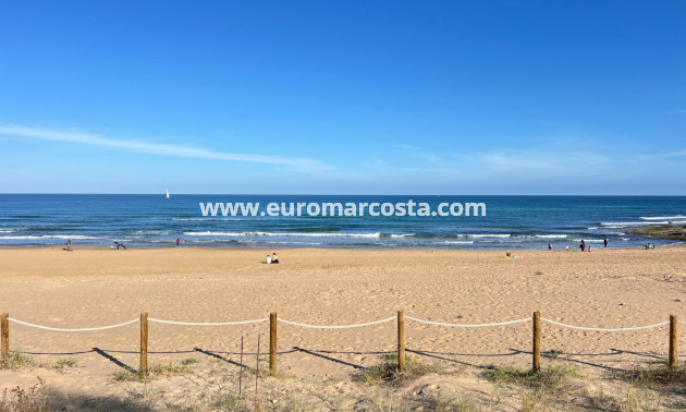 Sale - Bungalow Planta Baja - Torrevieja - La Mata