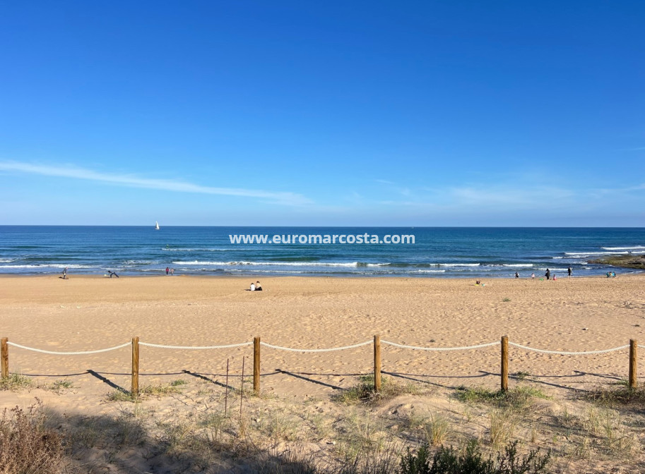 Sale - Bungalow Planta Baja - Torrevieja - La Mata