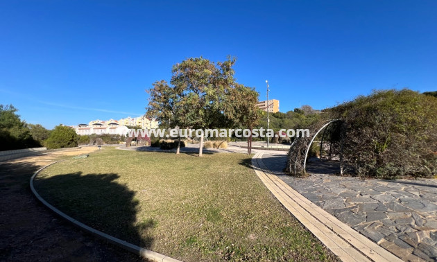 Sale - Bungalow Planta Baja - Torrevieja - La Mata