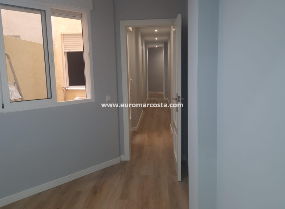 Objekte zum Wiederverkauf - Wohnung - Torrevieja - La Mata