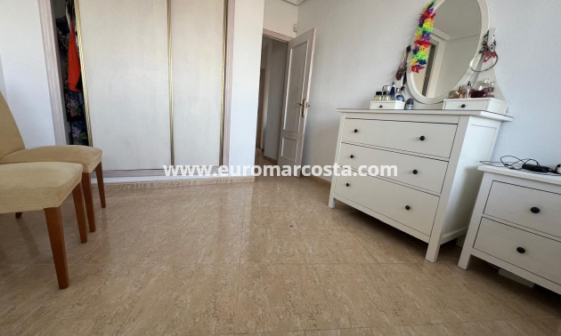 Objekte zum Wiederverkauf - Wohnung - Orihuela Costa - TORREVIEJA