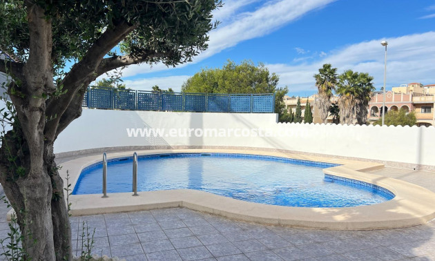 Objekte zum Wiederverkauf - Wohnung - Orihuela Costa - TORREVIEJA