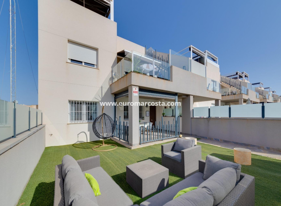 Sale - Bungalow - Torrevieja - Aguas Nuevas