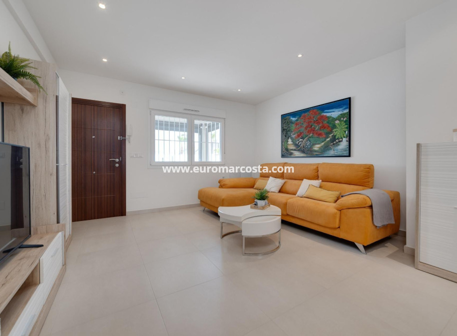 Venta - Bungalow - Torrevieja - Aguas Nuevas