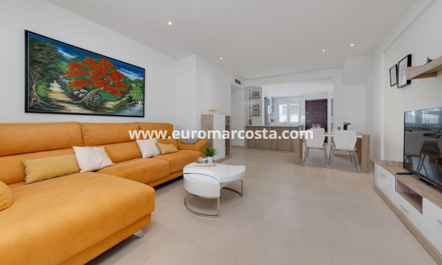 Sale - Bungalow - Torrevieja - Aguas Nuevas