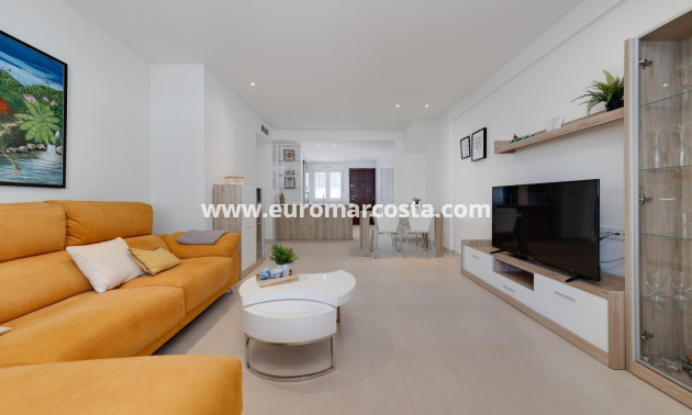 Sale - Bungalow - Torrevieja - Aguas Nuevas