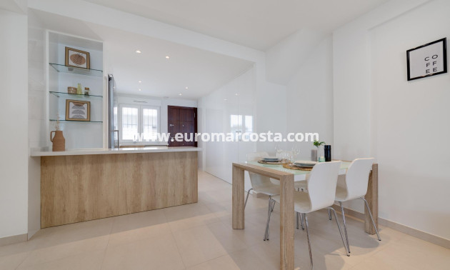 Venta - Bungalow - Torrevieja - Aguas Nuevas