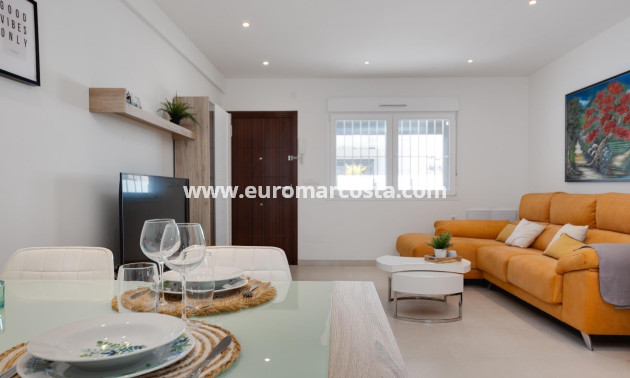 Sale - Bungalow - Torrevieja - Aguas Nuevas