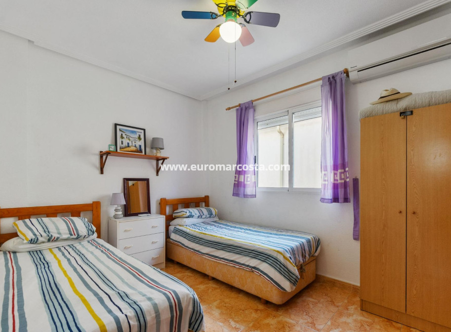 Sale - Villa - Torrevieja - Aguas Nuevas