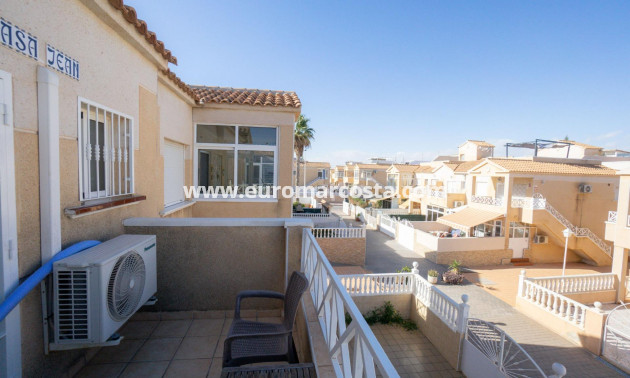 Sale - Villa - Torrevieja - Aguas Nuevas