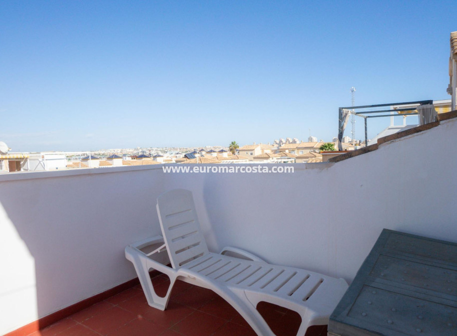 Sale - Villa - Torrevieja - Aguas Nuevas