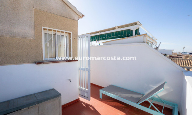 Sale - Villa - Torrevieja - Aguas Nuevas