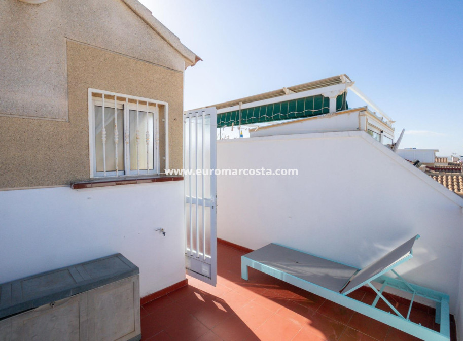 Sale - Villa - Torrevieja - Aguas Nuevas