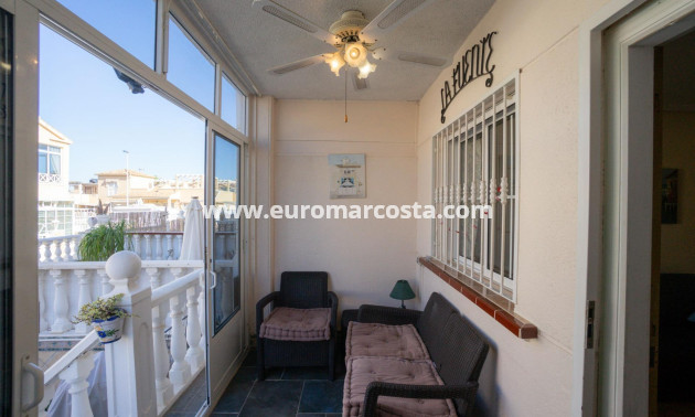 Sale - Villa - Torrevieja - Aguas Nuevas