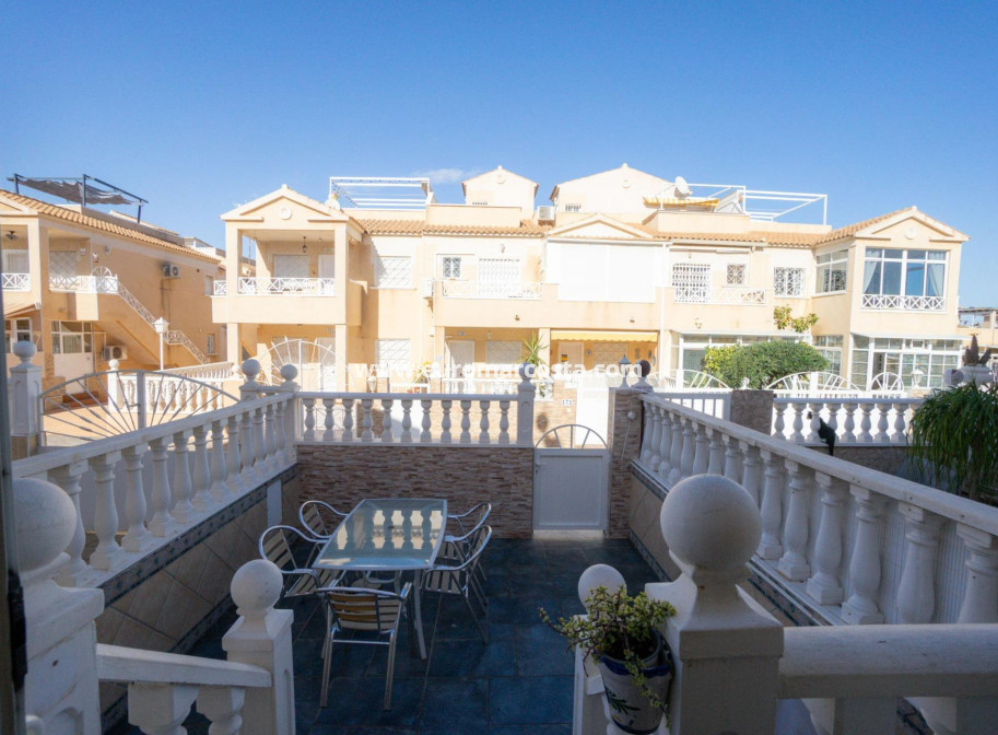 Sale - Villa - Torrevieja - Aguas Nuevas