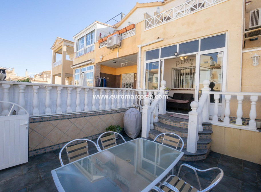 Sale - Villa - Torrevieja - Aguas Nuevas